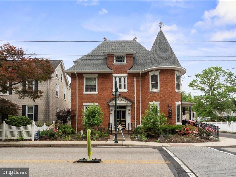1919 W POINT PIKE