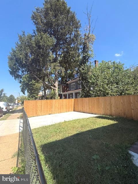 DOLFIELD - Residential Lease