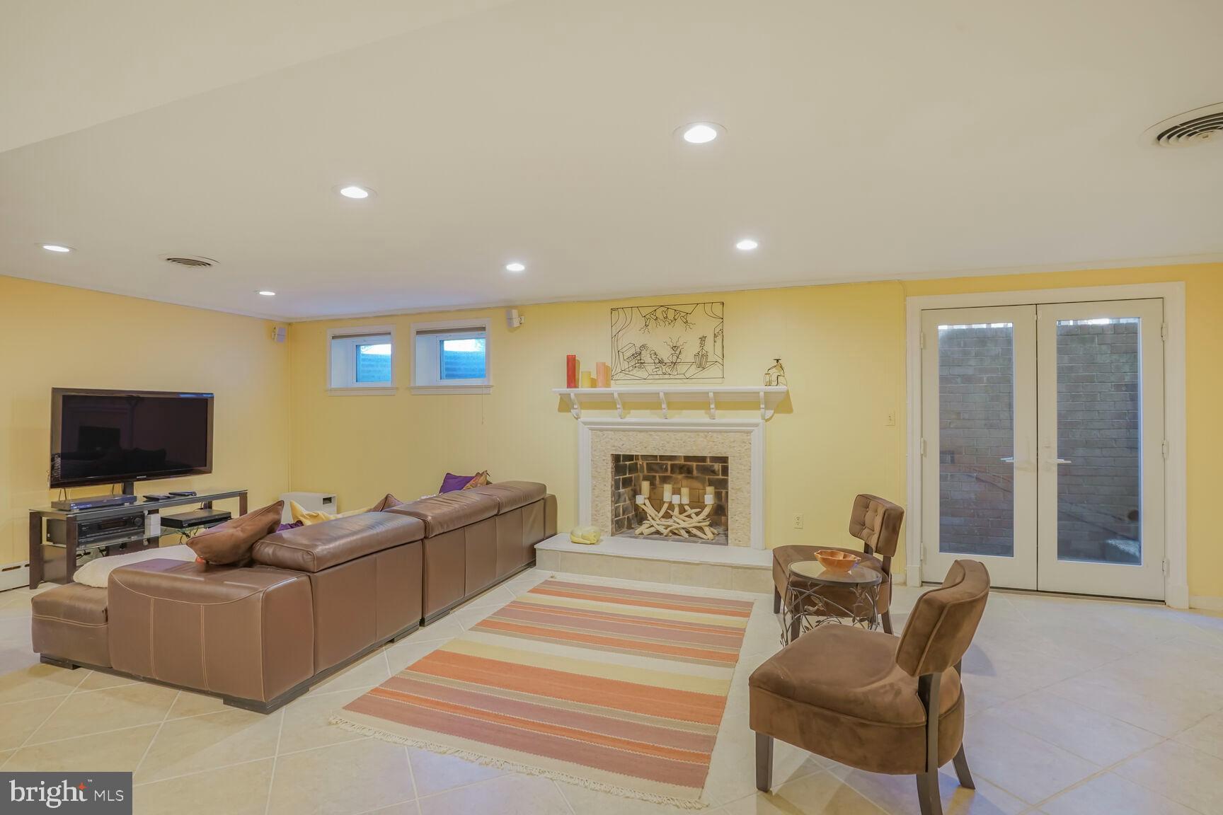 BURNING TREE ESTATES - Residential