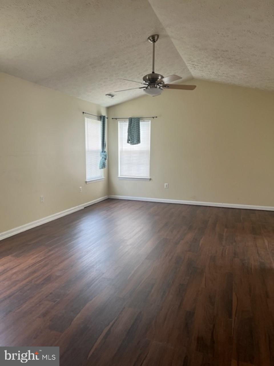 ST CHARLES SUB - SHEFFIELD - Residential Lease