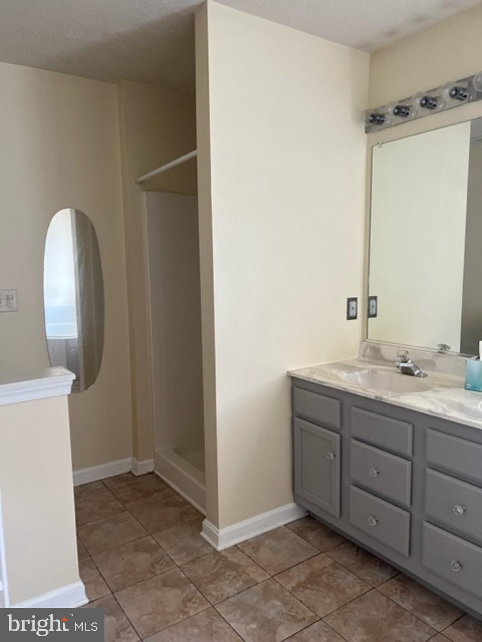 ST CHARLES SUB - SHEFFIELD - Residential Lease