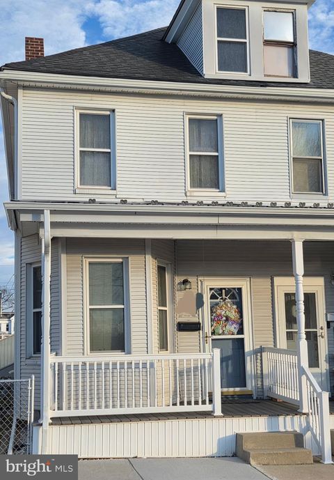 Photo of 1024 Pope Avenue, HAGERSTOWN, MD 21740 (MLS # MDWA2033852)