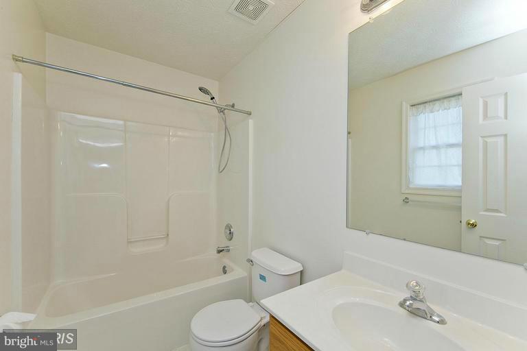 SHAWNEE VILLAGE - Residential Lease