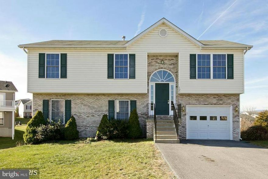 Move in ready, split foyer in a great commuter location. Kitchen offers stainless steel appliances and space for a table. Master bedroom with full bathroom and walk-in closet. Fully Finished Basement with bathroom. Corner lot with trees in the backyard for added privacy.