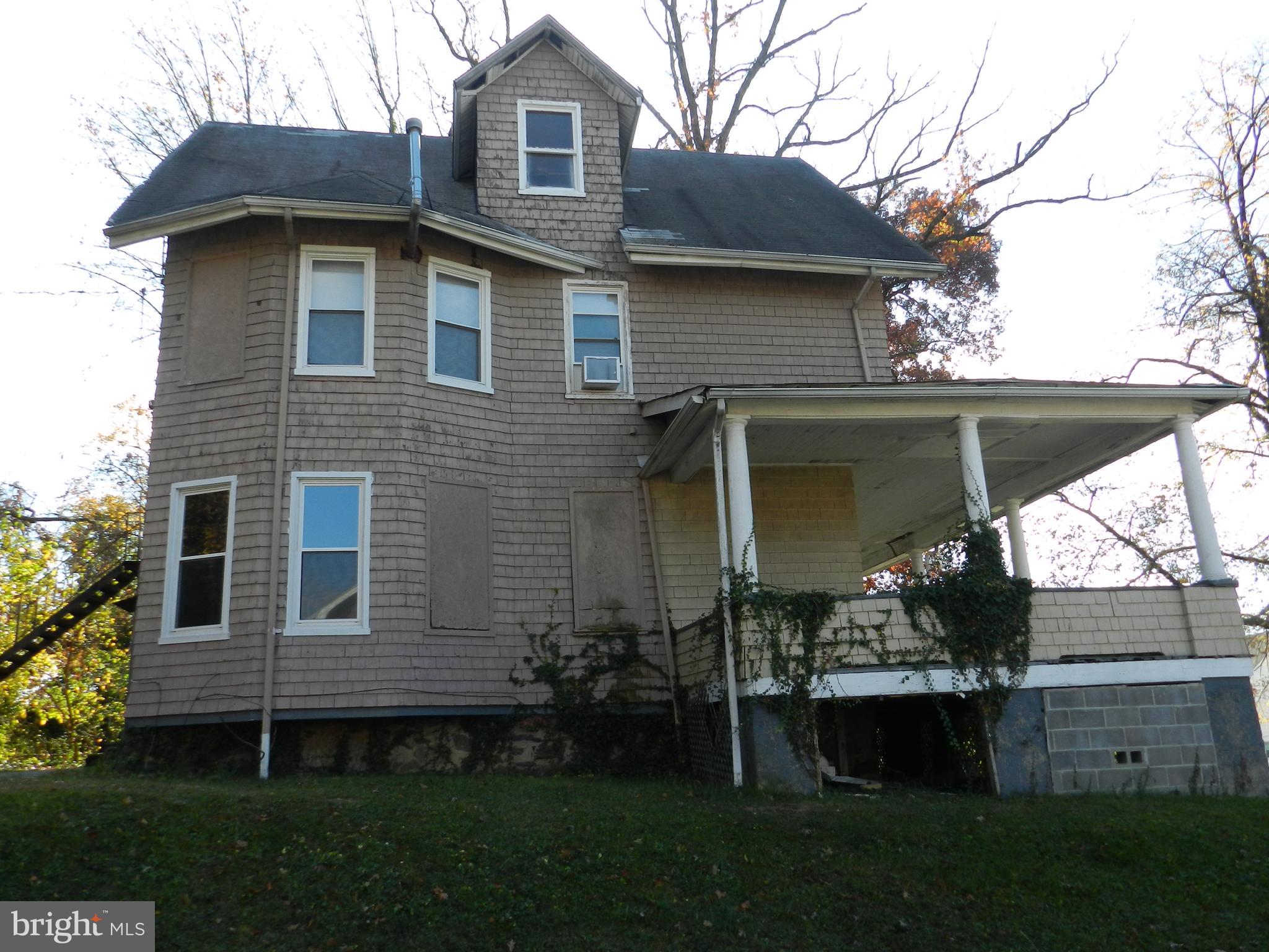 GARWYN OAKS - Residential