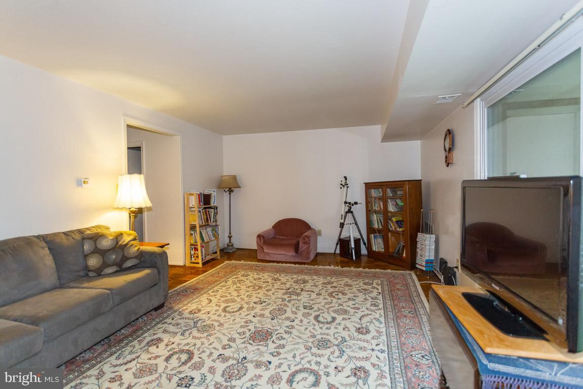 CHARLESTOWNE VILLAGE - Residential