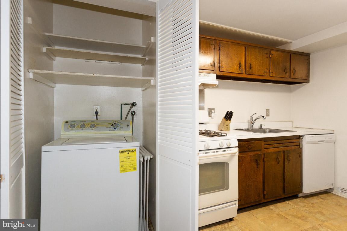 CHARLESTOWNE VILLAGE - Residential