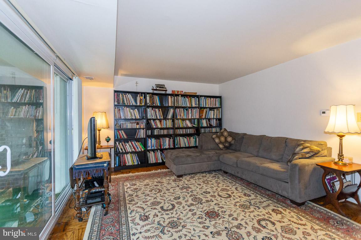 CHARLESTOWNE VILLAGE - Residential