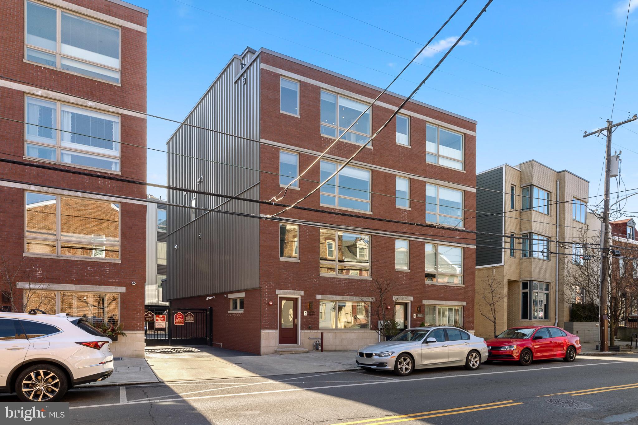 QUEEN VILLAGE - Residential