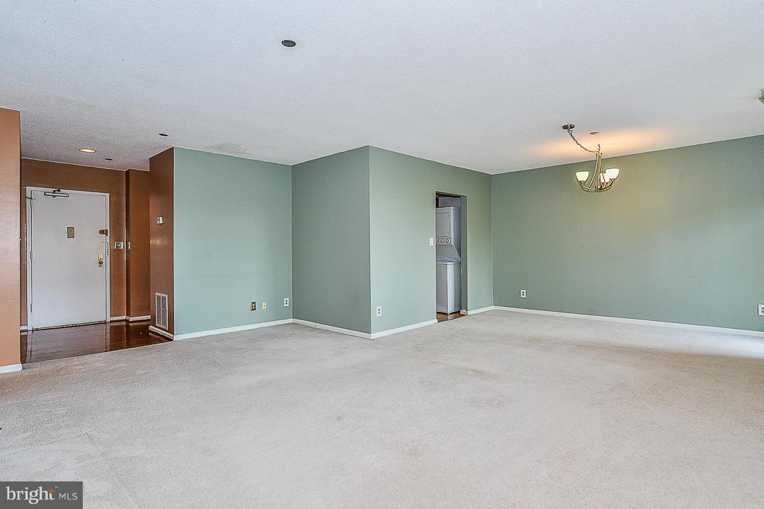 SKYLINE HOUSE - Residential