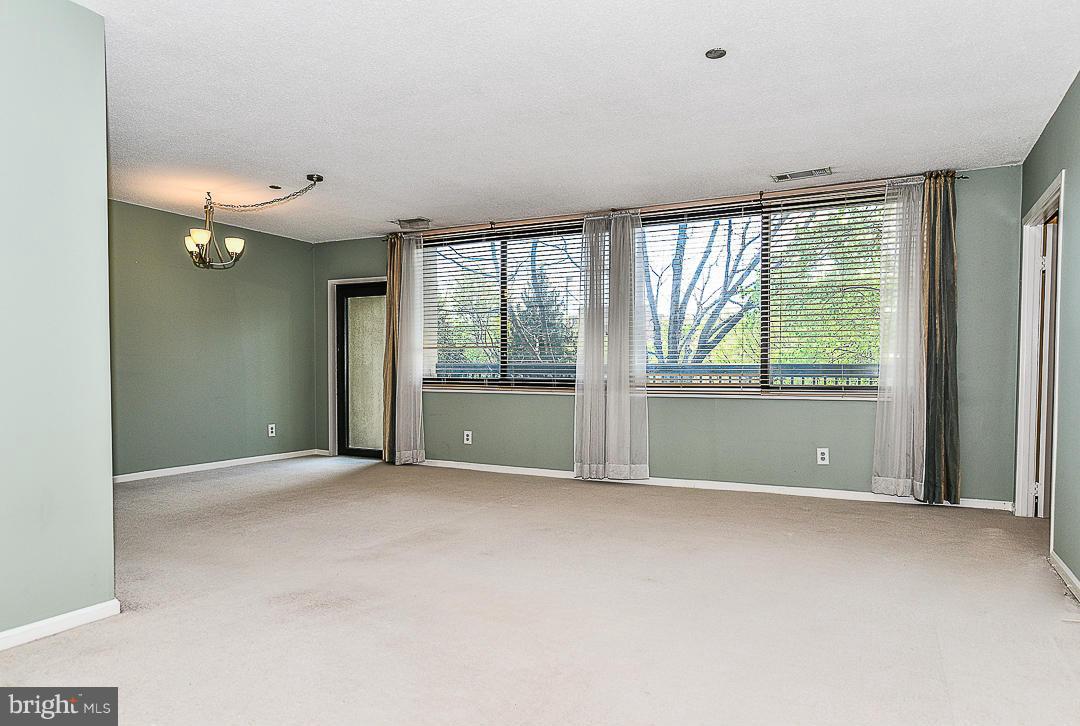 SKYLINE HOUSE - Residential