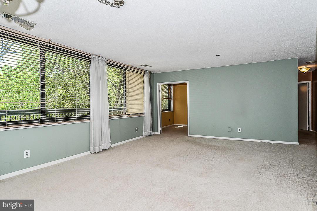 SKYLINE HOUSE - Residential