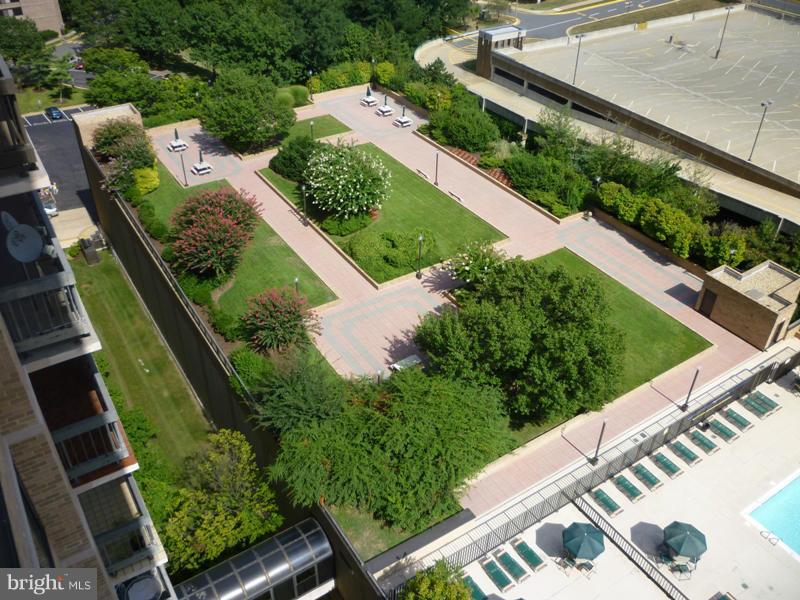 SKYLINE HOUSE - Residential