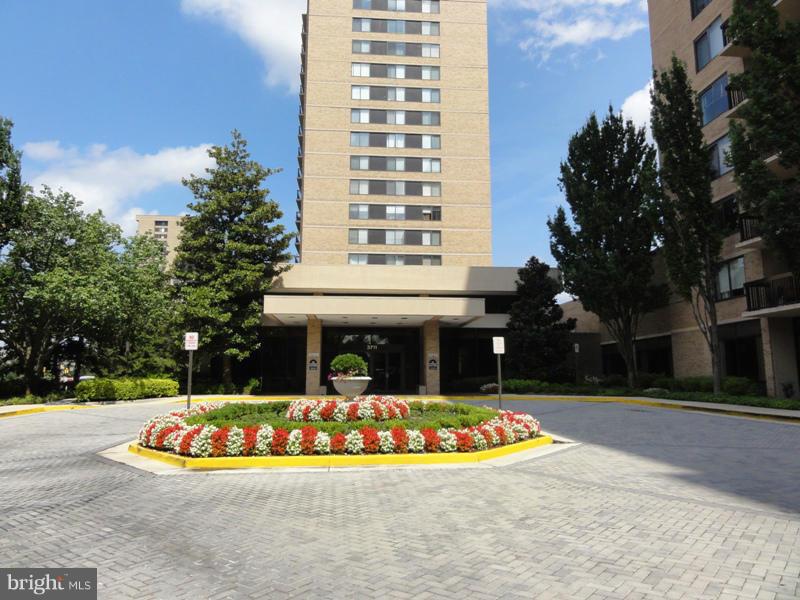 SKYLINE HOUSE - Residential