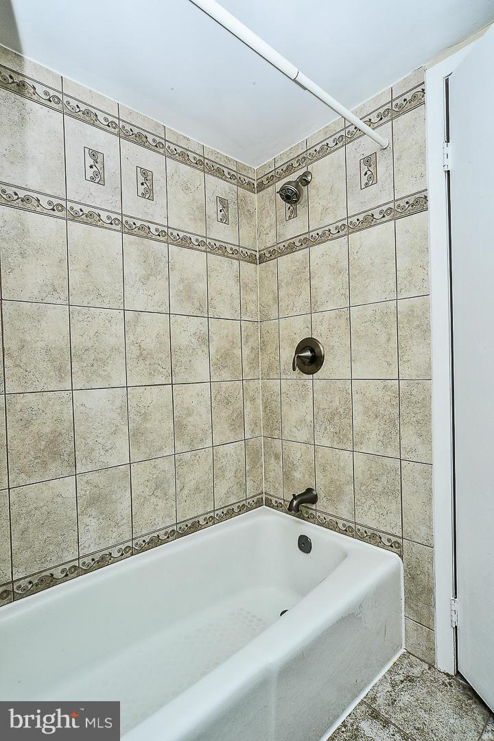 SKYLINE HOUSE - Residential