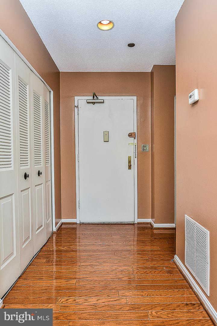 SKYLINE HOUSE - Residential