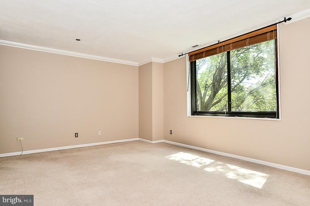 SKYLINE HOUSE - Residential