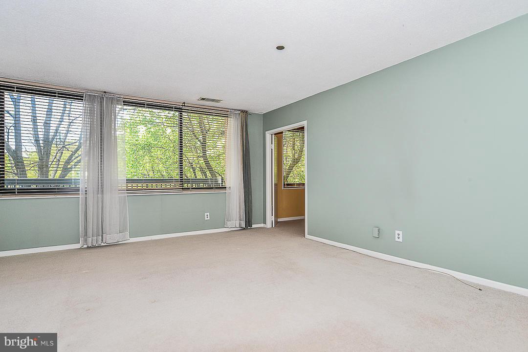 SKYLINE HOUSE - Residential