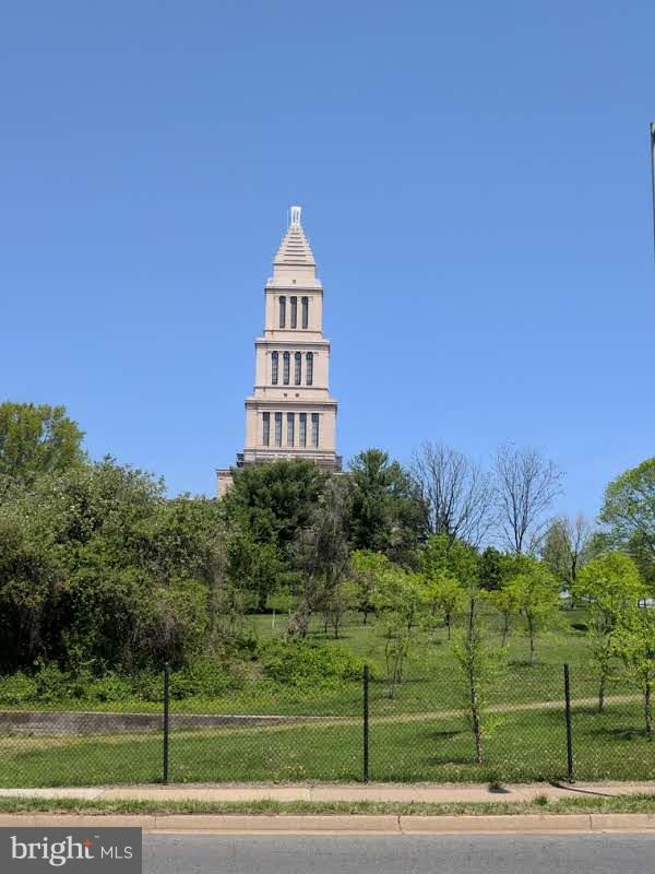 BURGUNDY VILLAGE - Residential