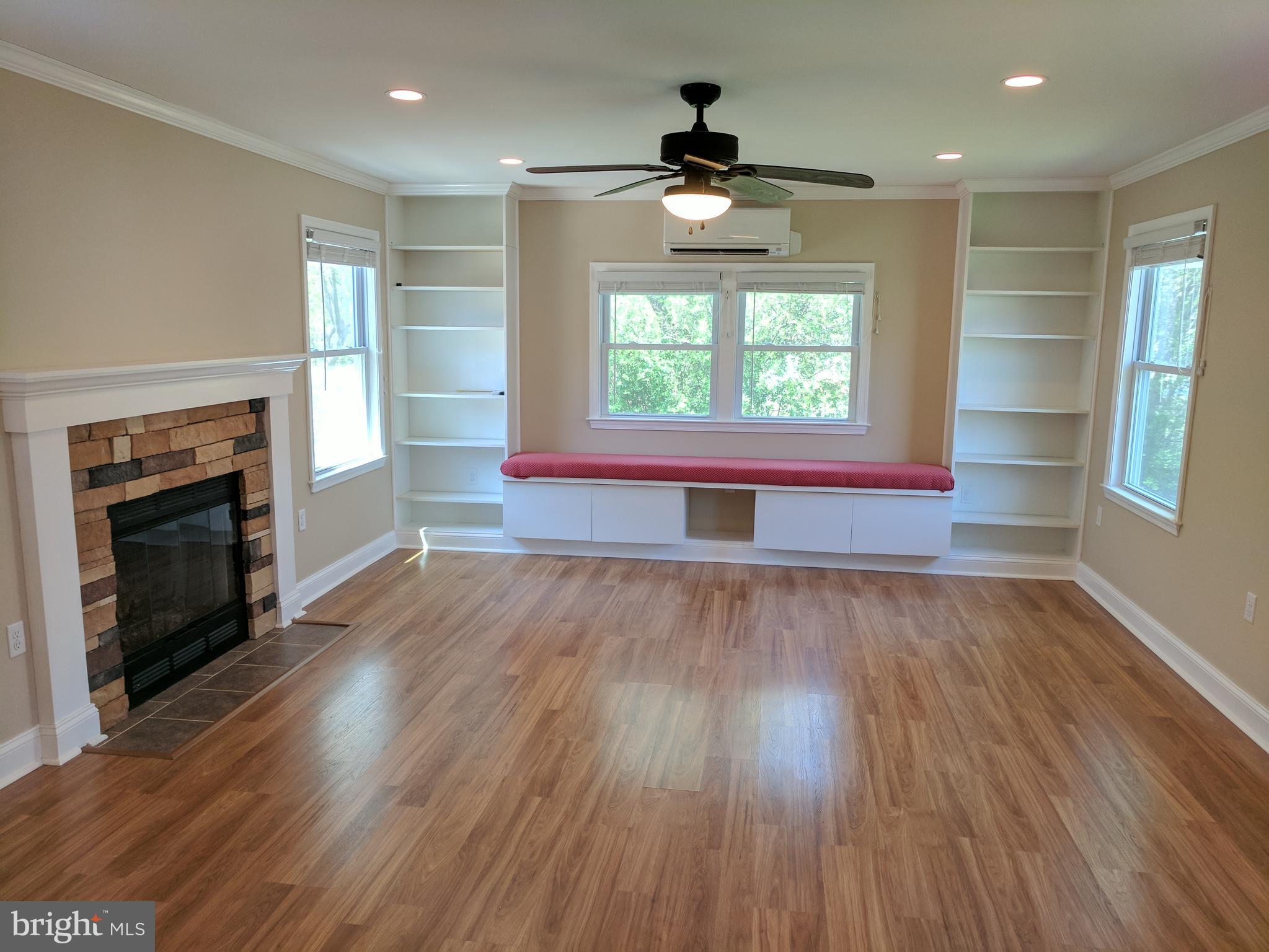 BURGUNDY VILLAGE - Residential