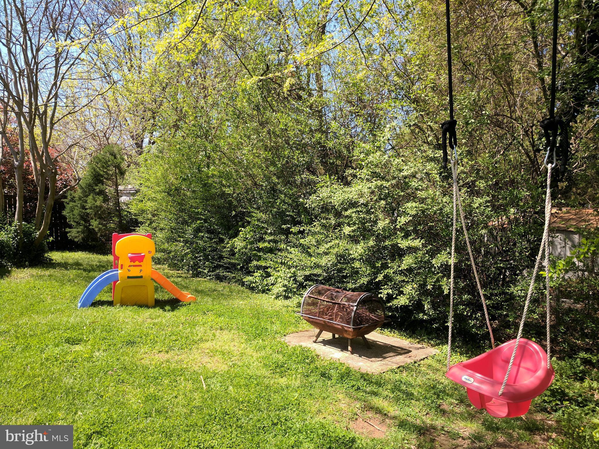 BURGUNDY VILLAGE - Residential