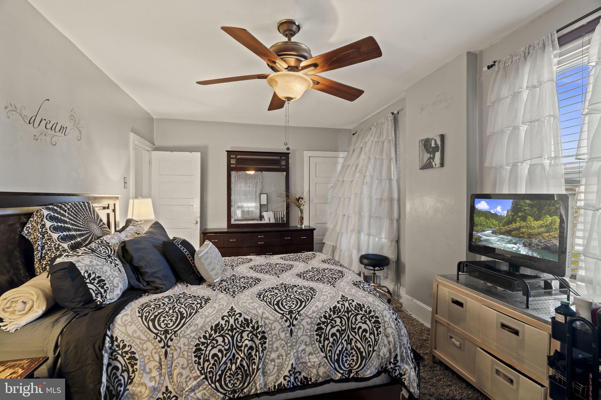 YEADON - Residential