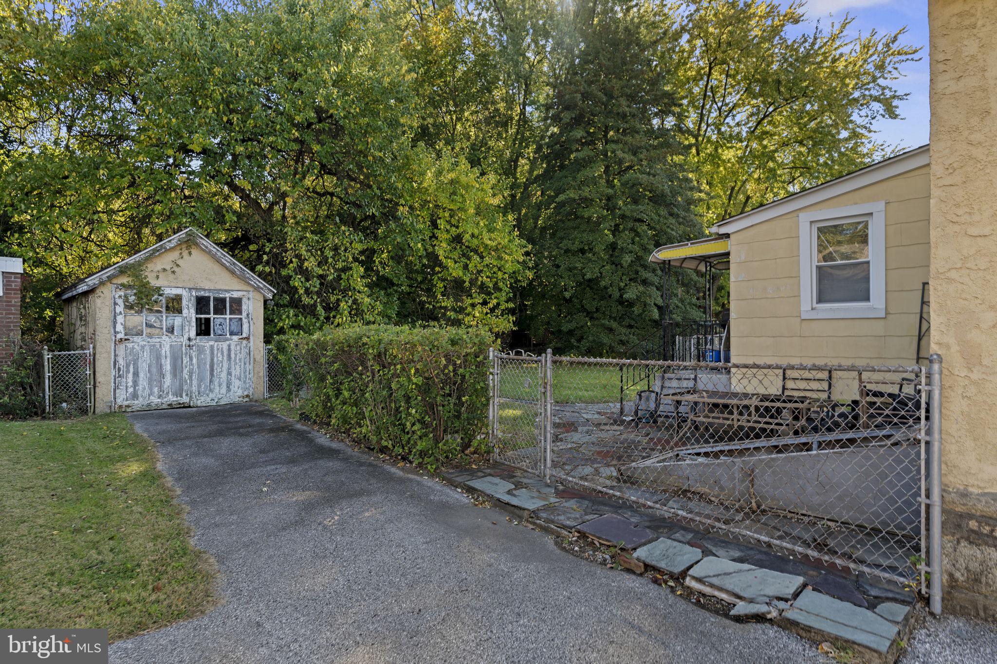 YEADON - Residential