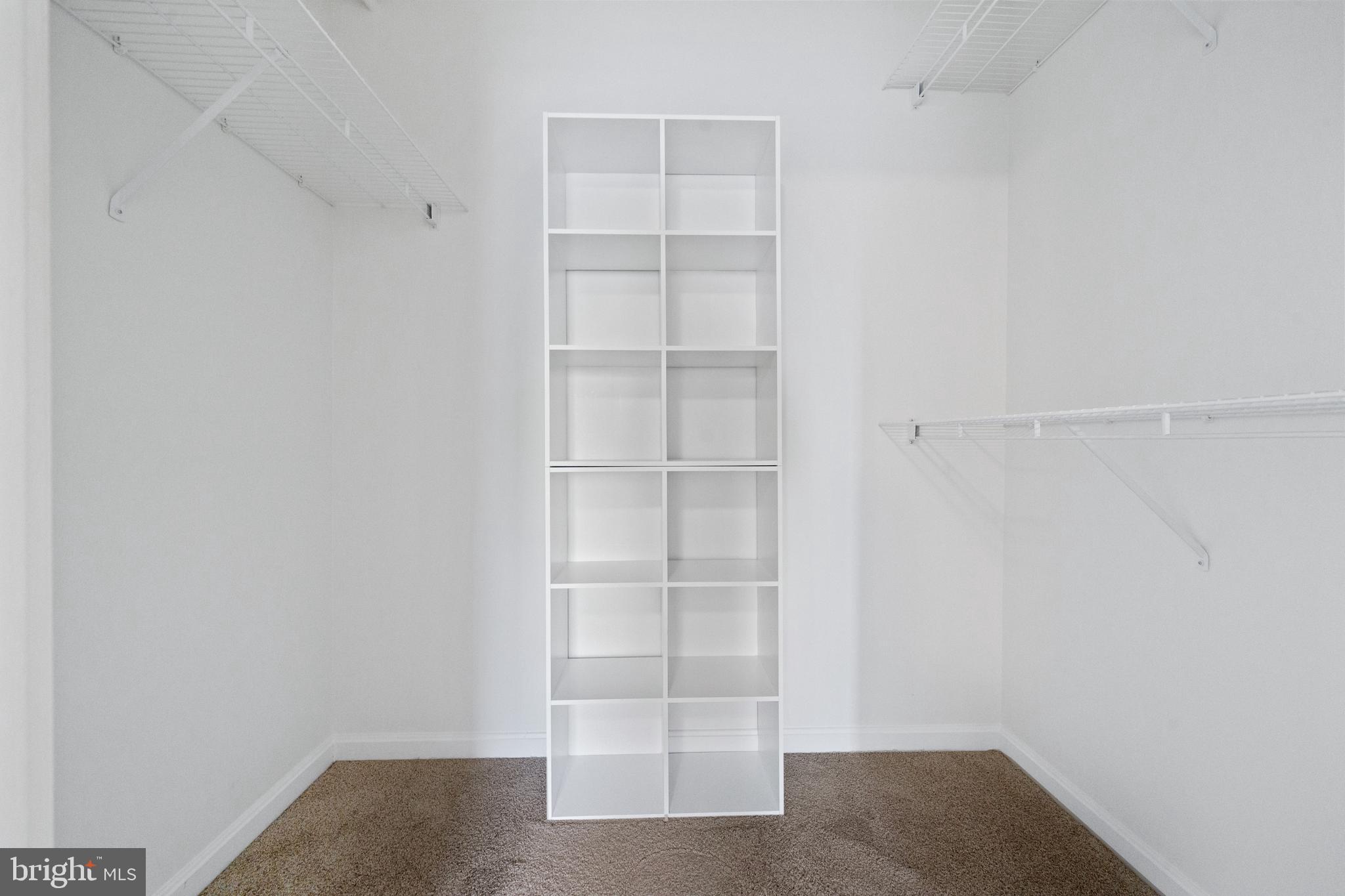 CARLYLE TOWERS CONDOMINIUM - Residential