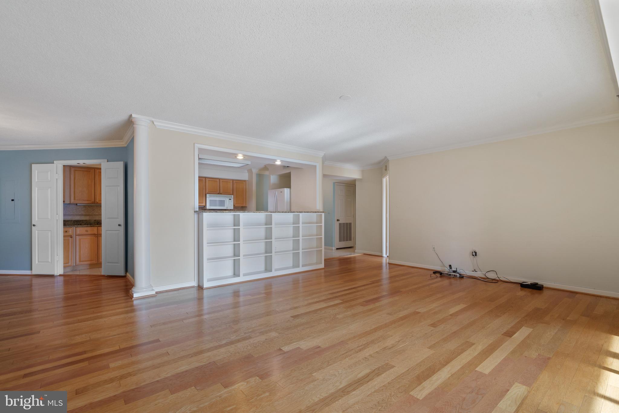 2181 JAMIESON AVENUE 905