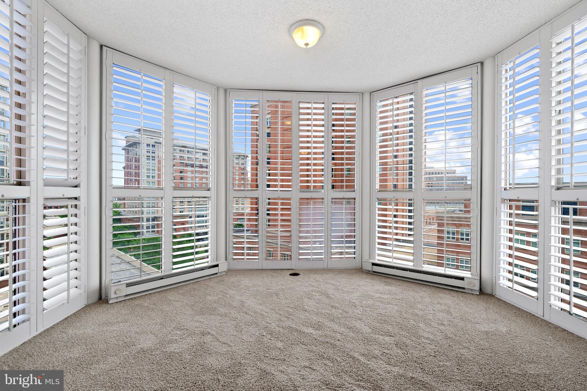 CARLYLE TOWERS CONDOMINIUM - Residential