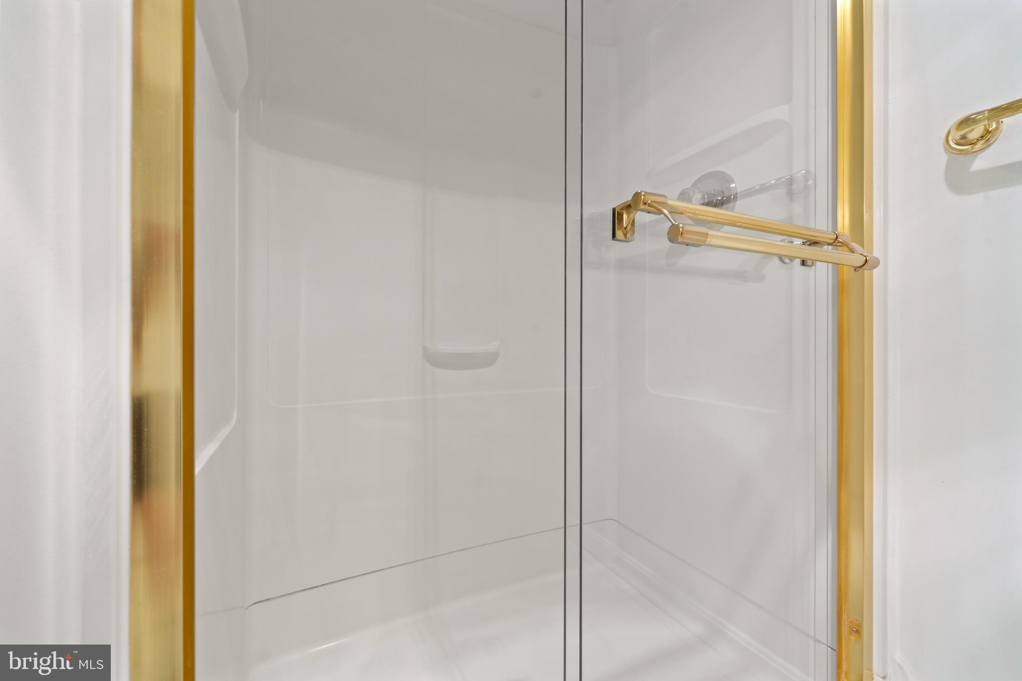 CARLYLE TOWERS CONDOMINIUM - Residential