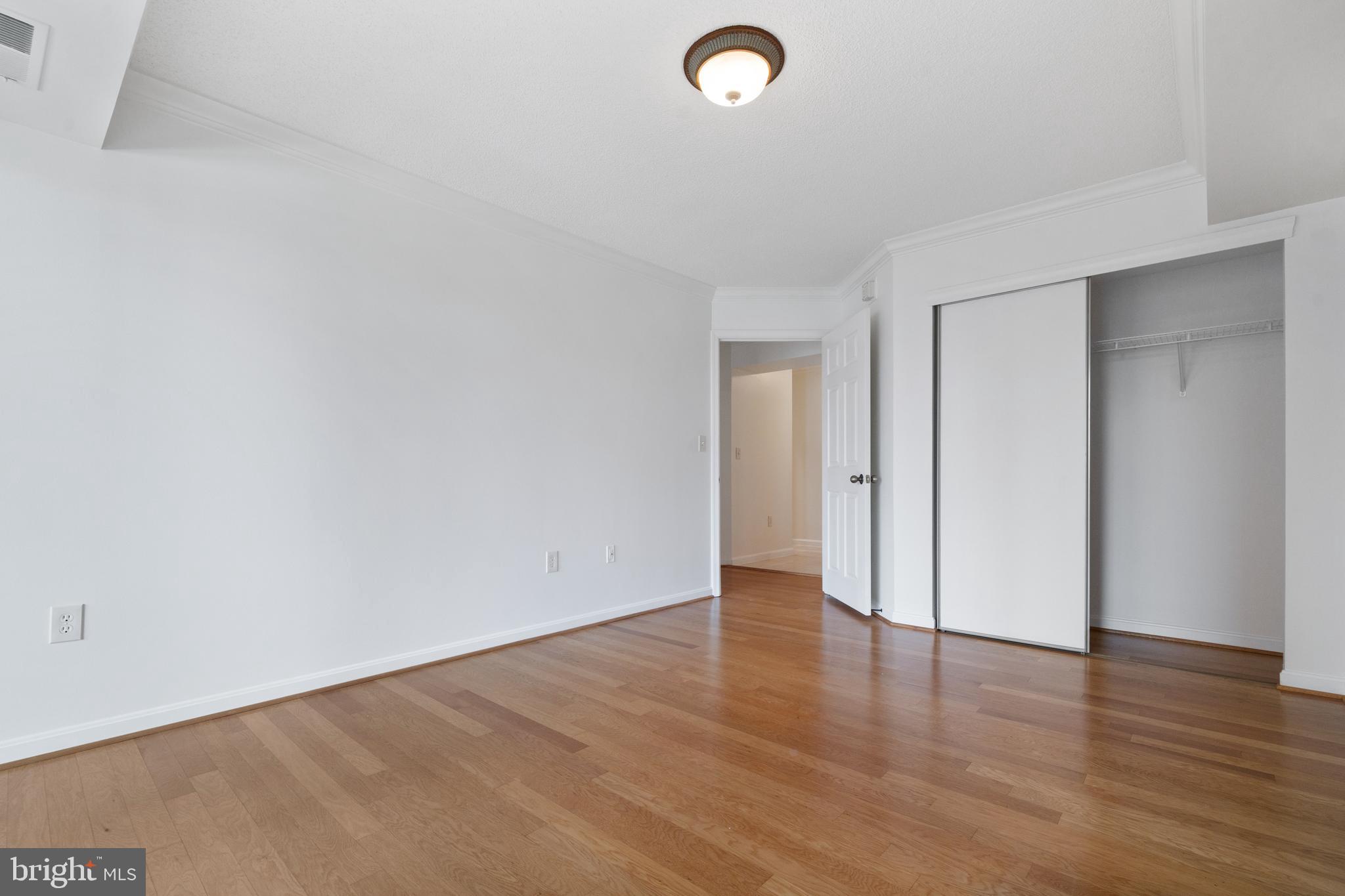 CARLYLE TOWERS CONDOMINIUM - Residential