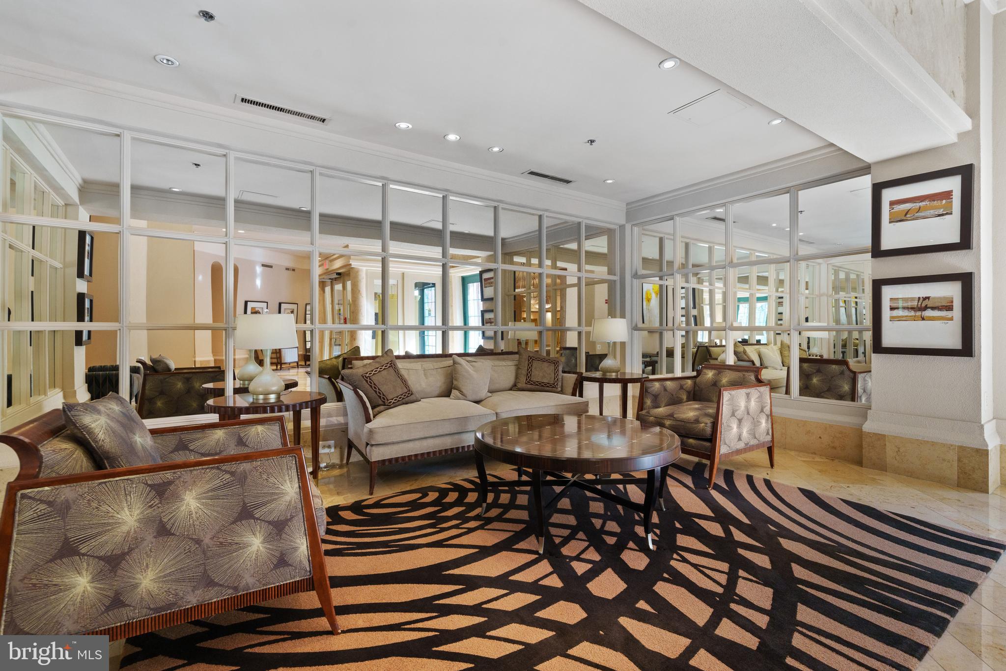 CARLYLE TOWERS CONDOMINIUM - Residential