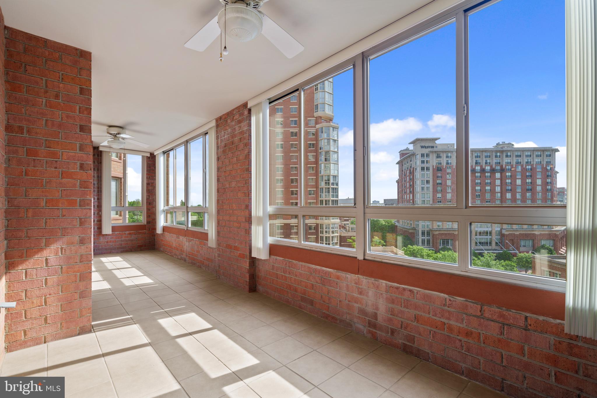 CARLYLE TOWERS CONDOMINIUM - Residential