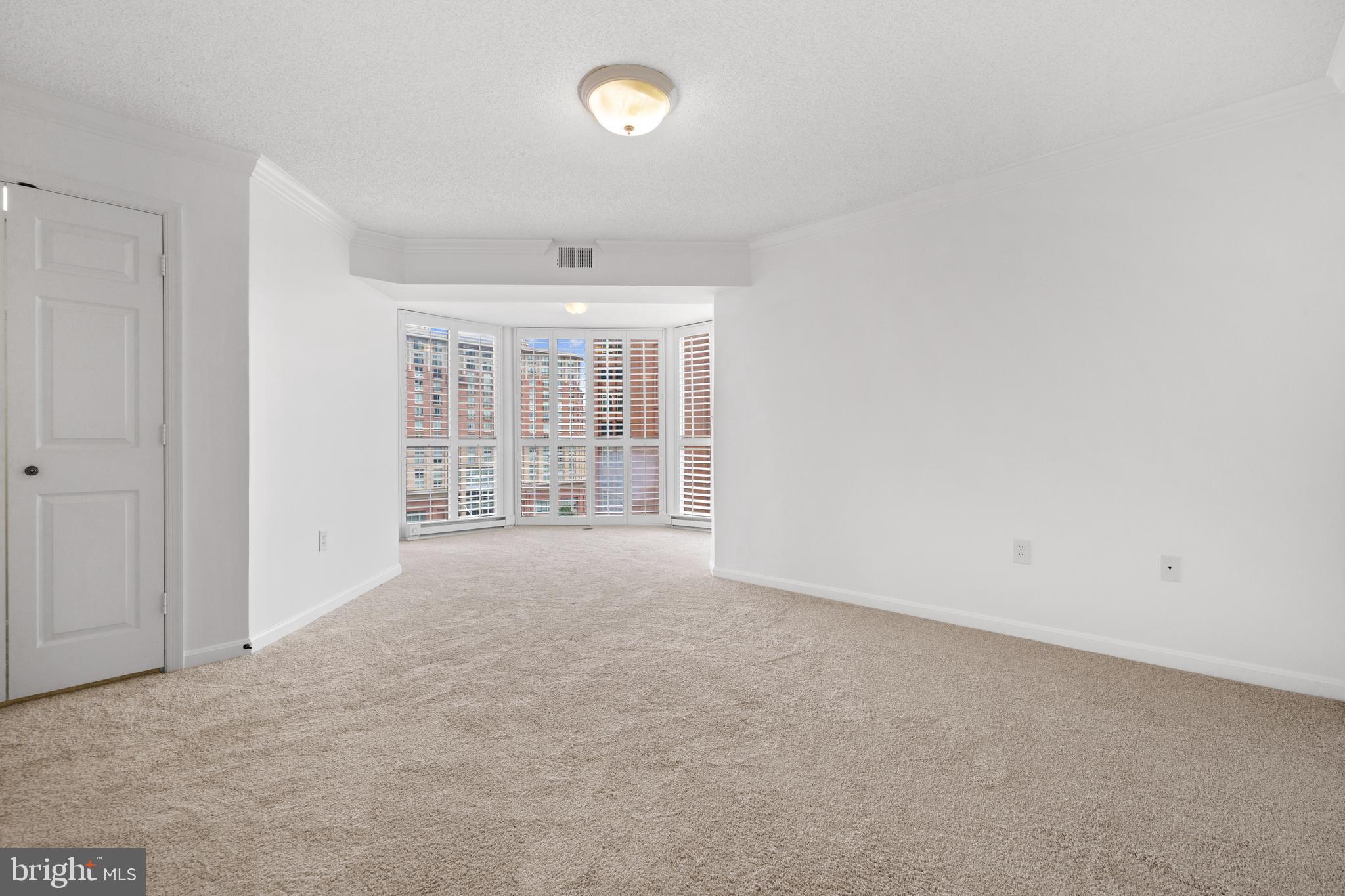 CARLYLE TOWERS CONDOMINIUM - Residential