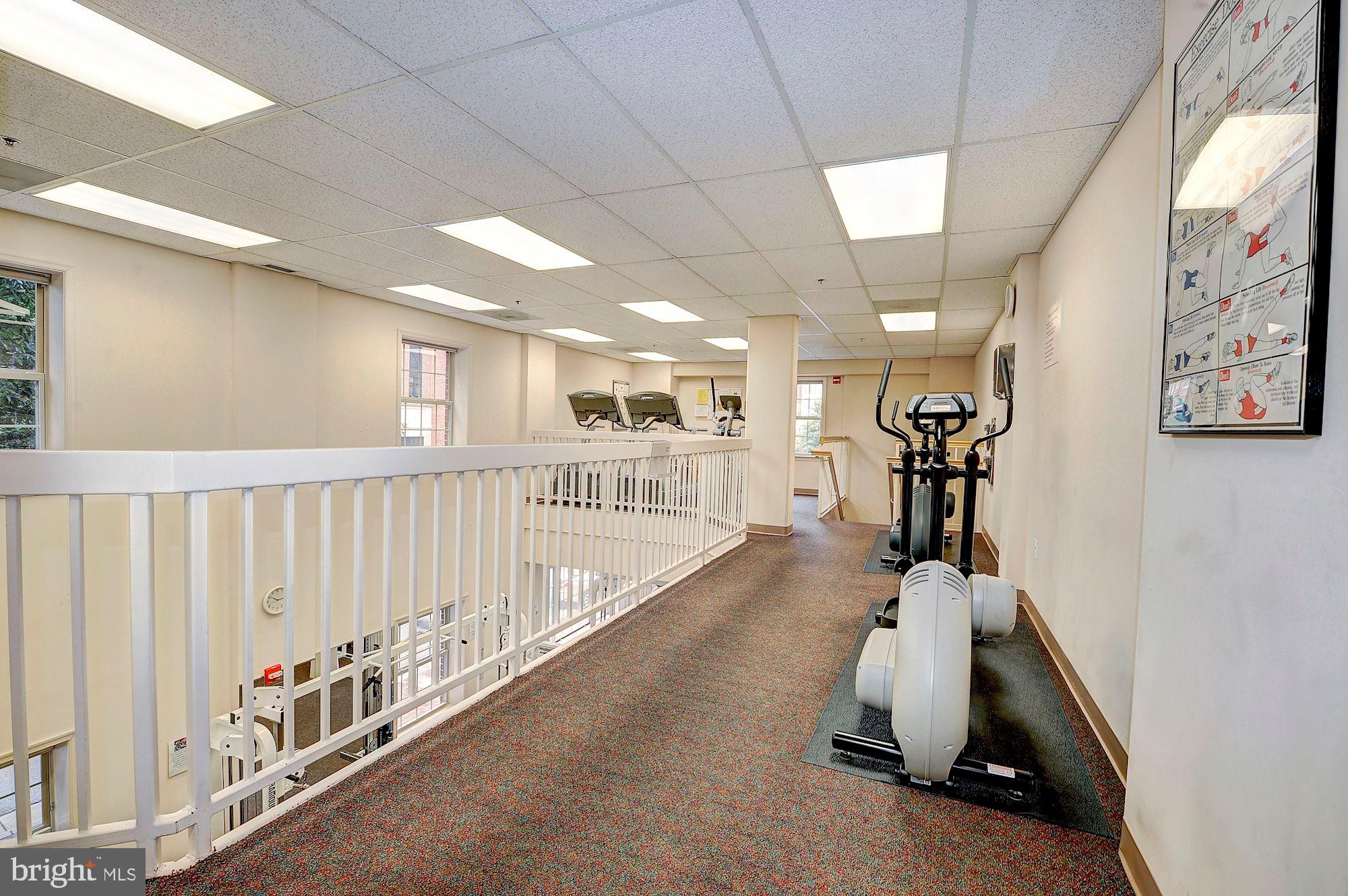 CARLYLE TOWERS CONDOMINIUM - Residential