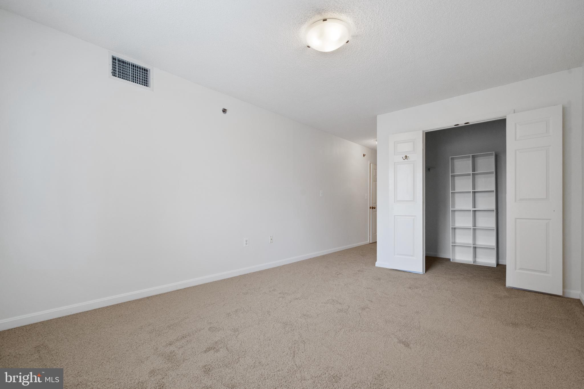 CARLYLE TOWERS CONDOMINIUM - Residential