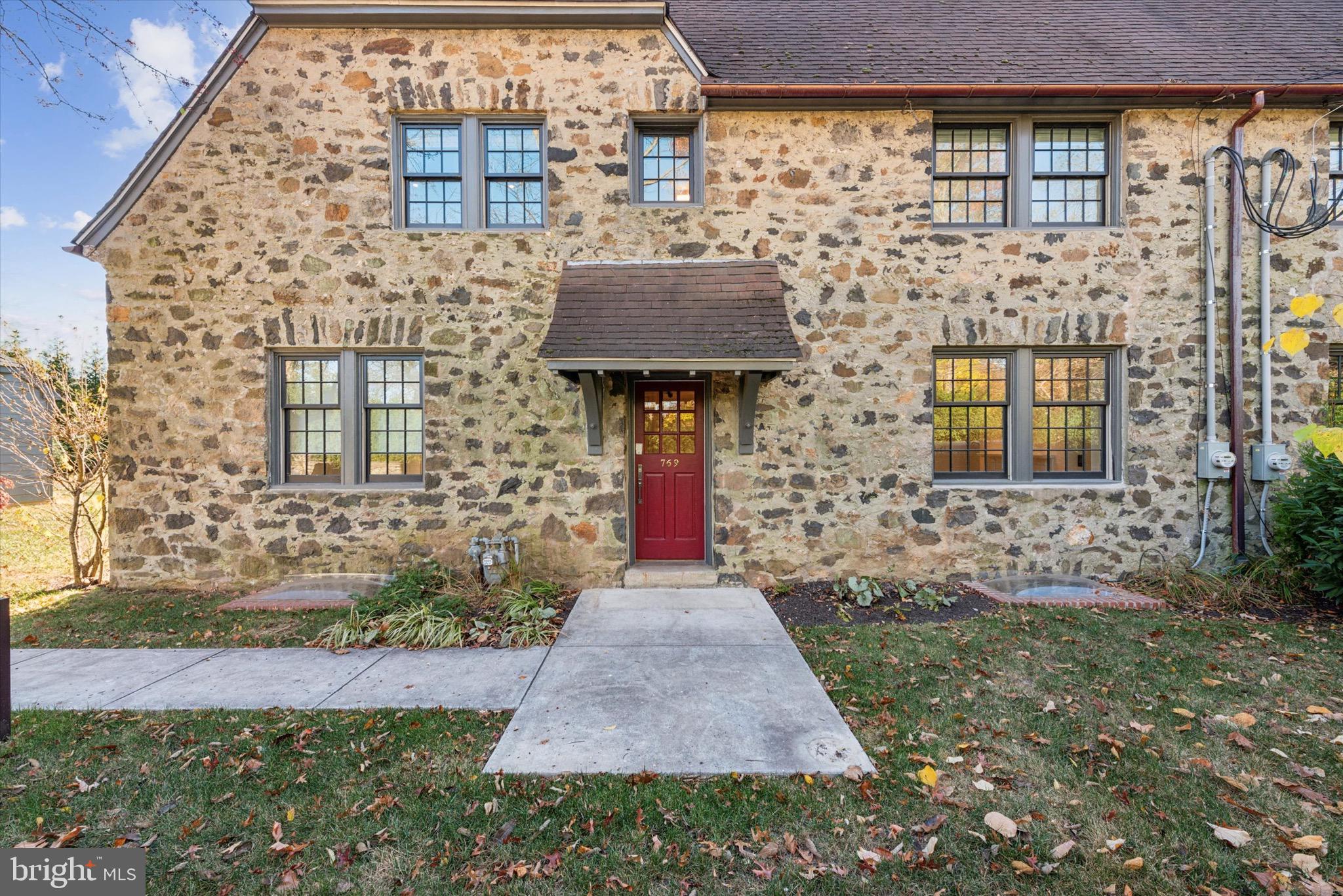 767 NEWTOWN ROAD 769