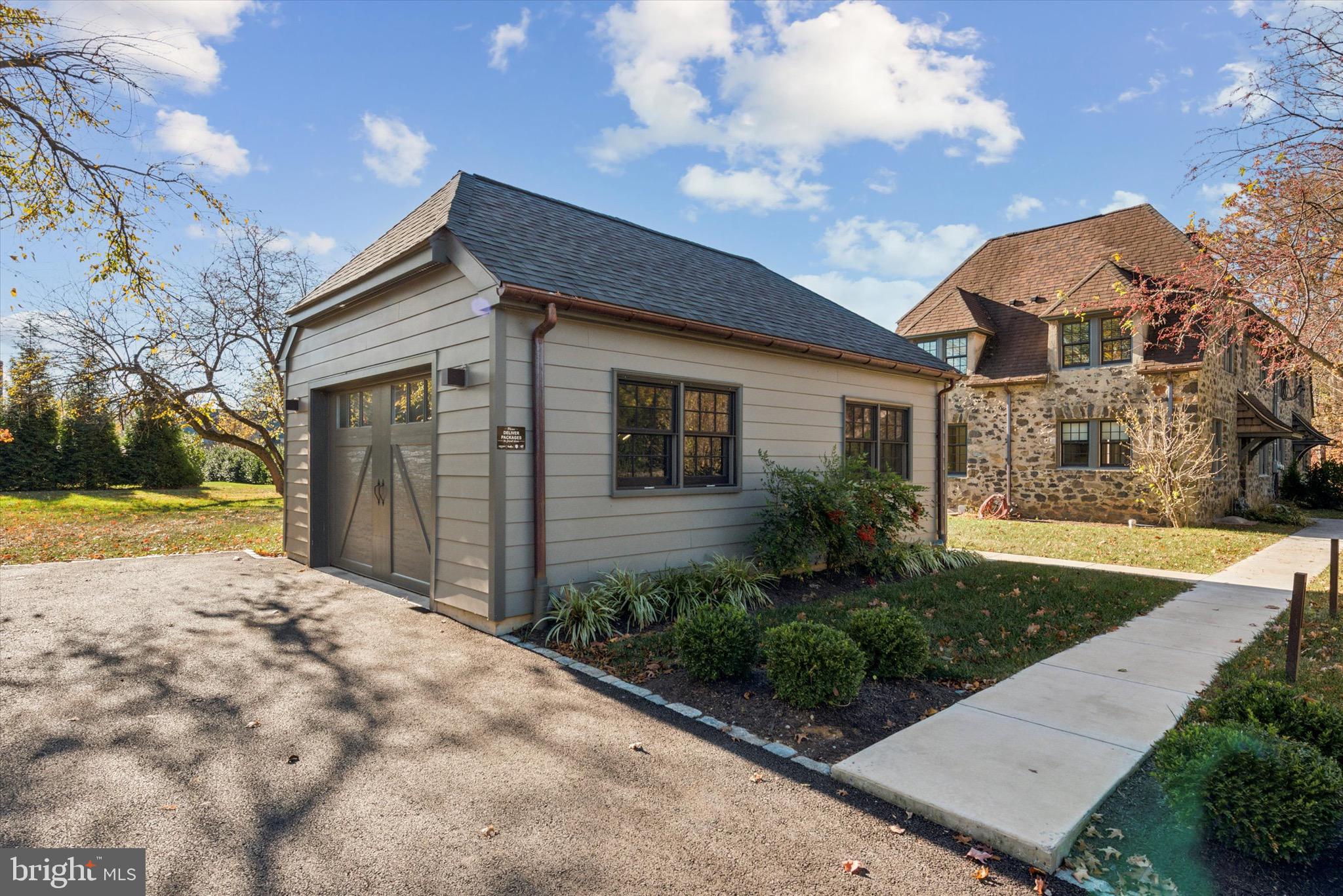 767 NEWTOWN ROAD 769