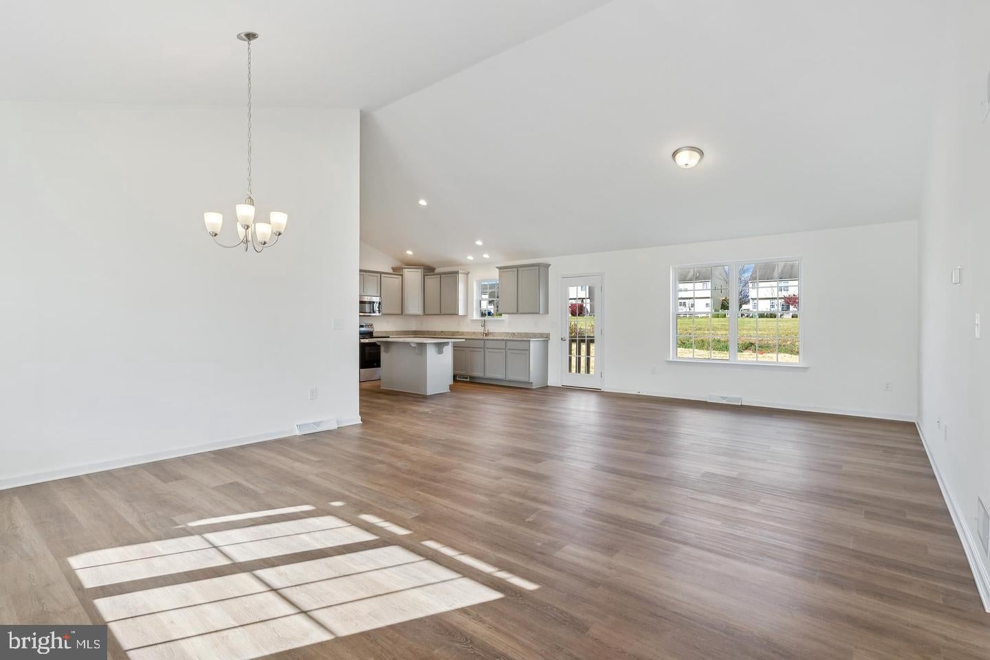 27 KINZERS COURT 68