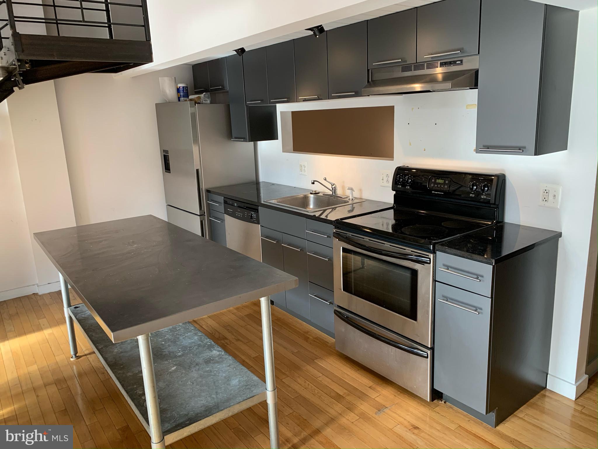 1027 ARCH STREET 31 303
