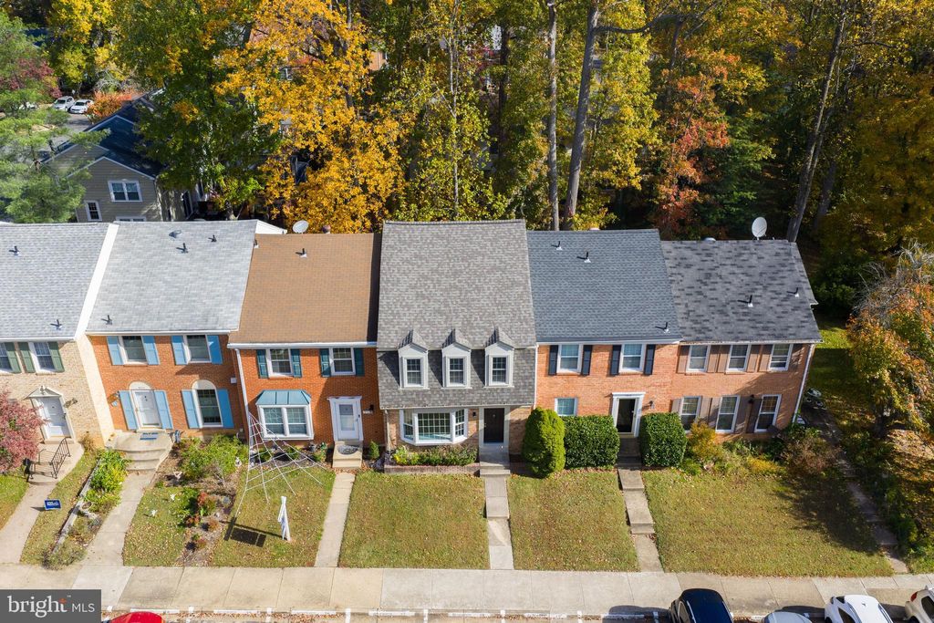 Photo of 9521 Cherry Oak Court, BURKE, VA 22015 (MLS # VAFX2277052)