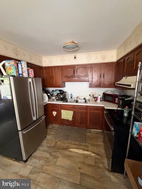 10 W NEVADA AVENUE