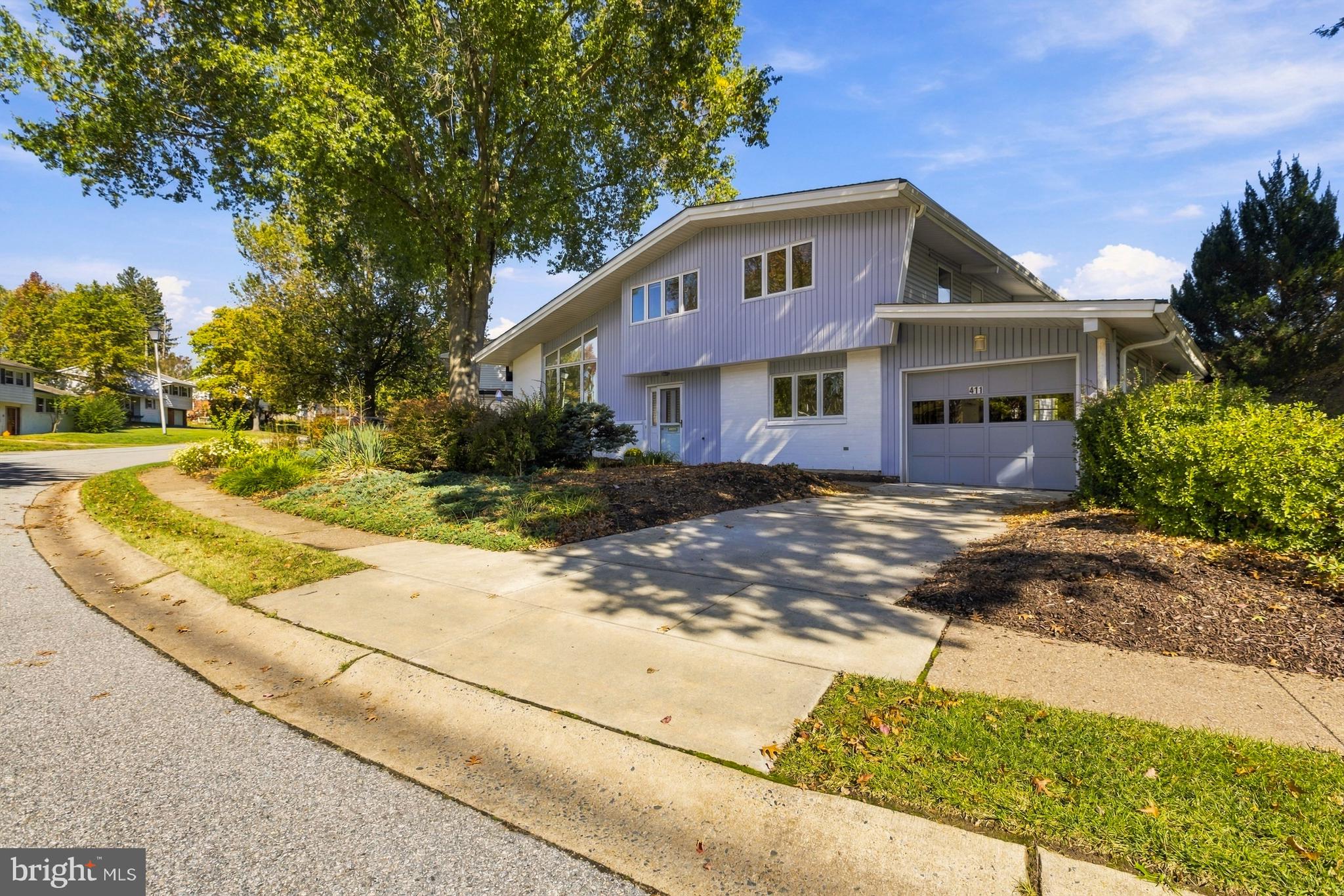 411 RADCLIFFE DRIVE