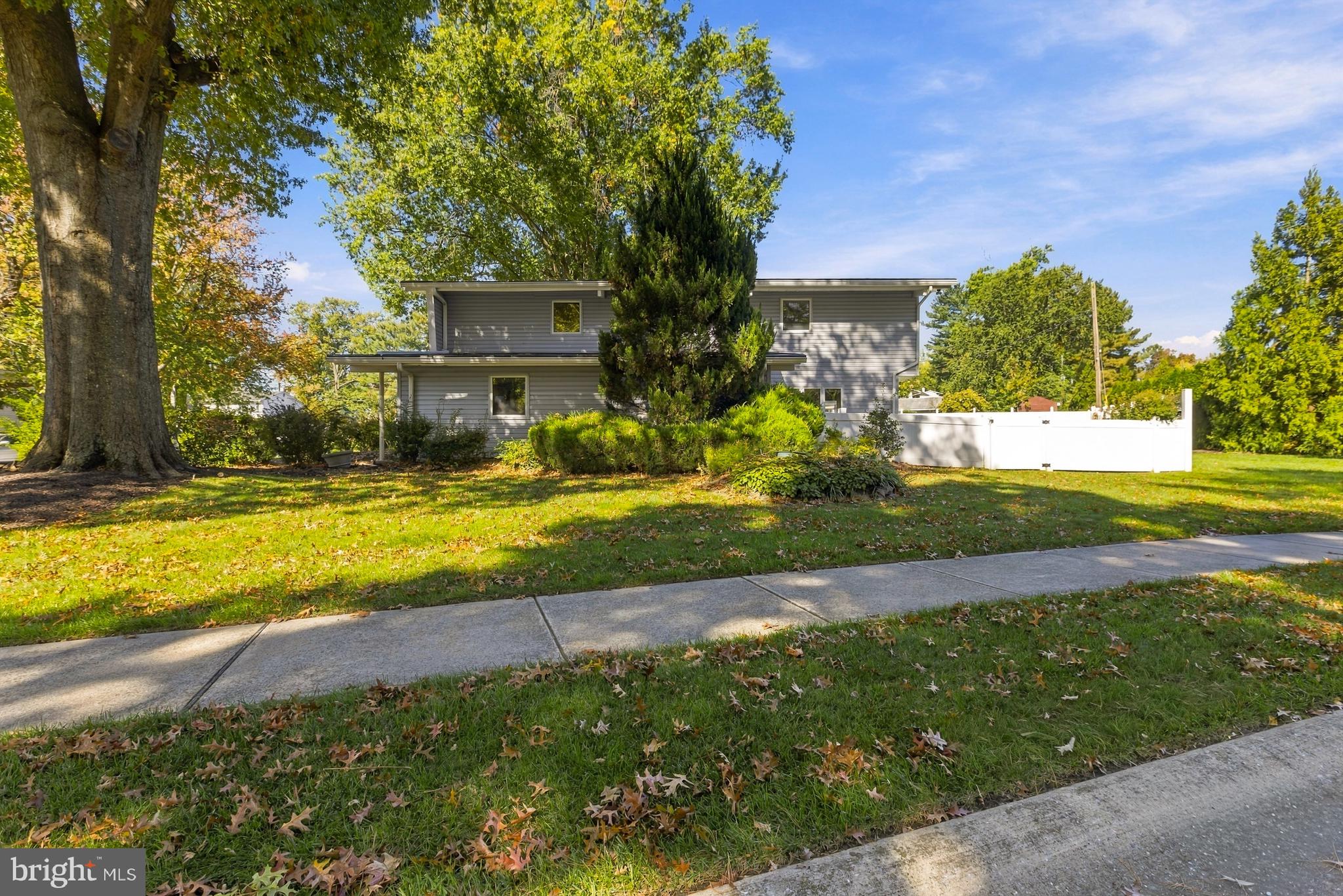 411 RADCLIFFE DRIVE