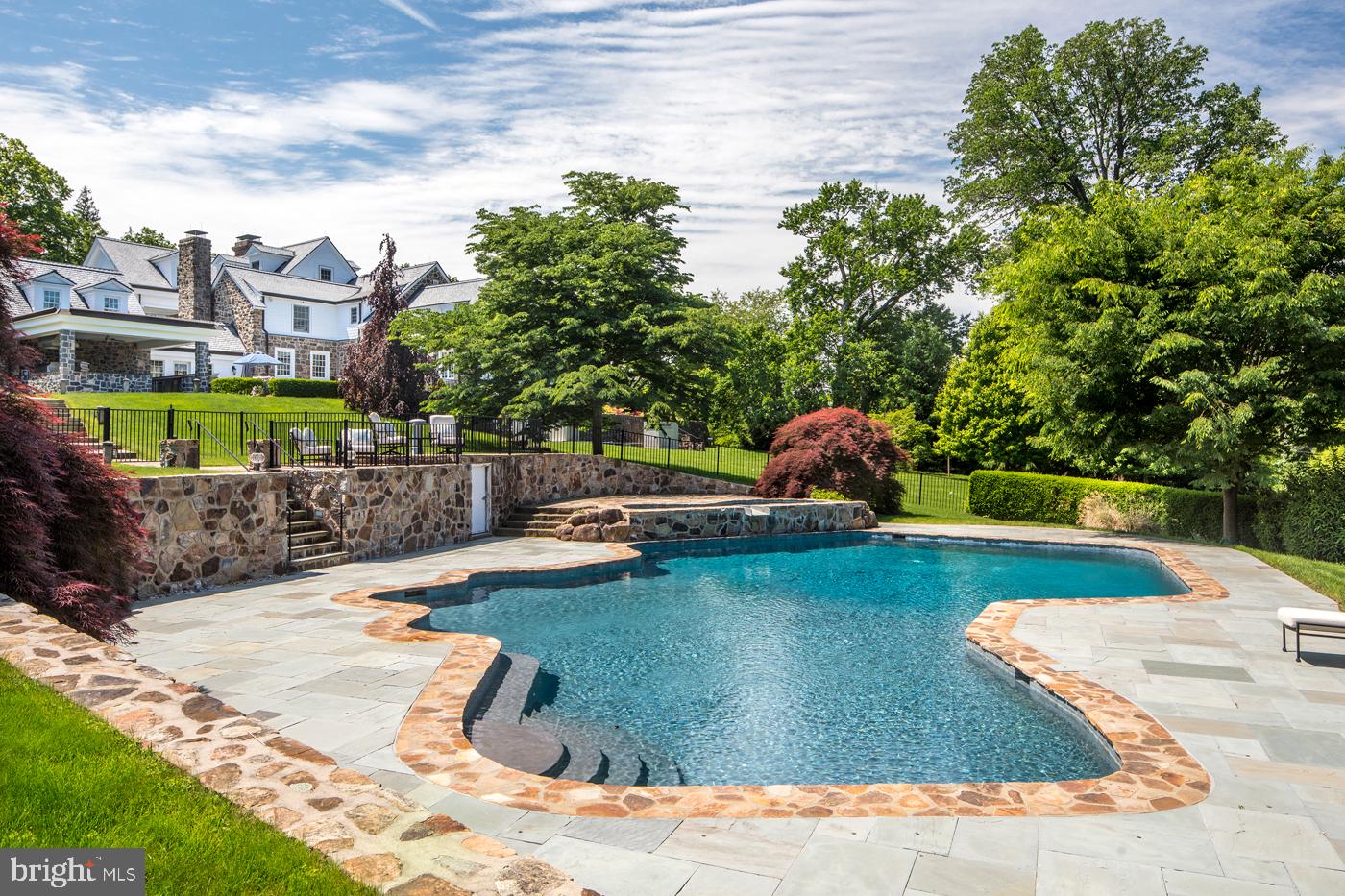 STONEGATE - Residential