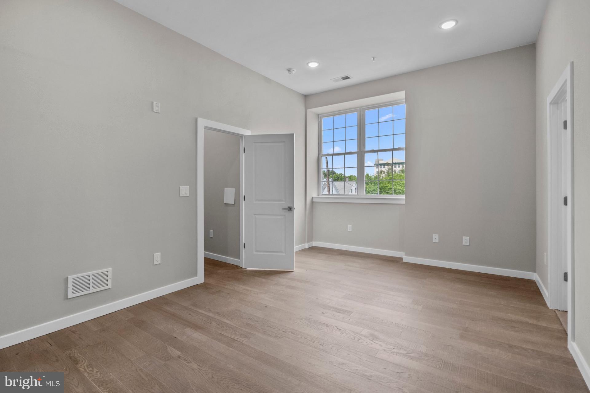 BRISTOL - Residential