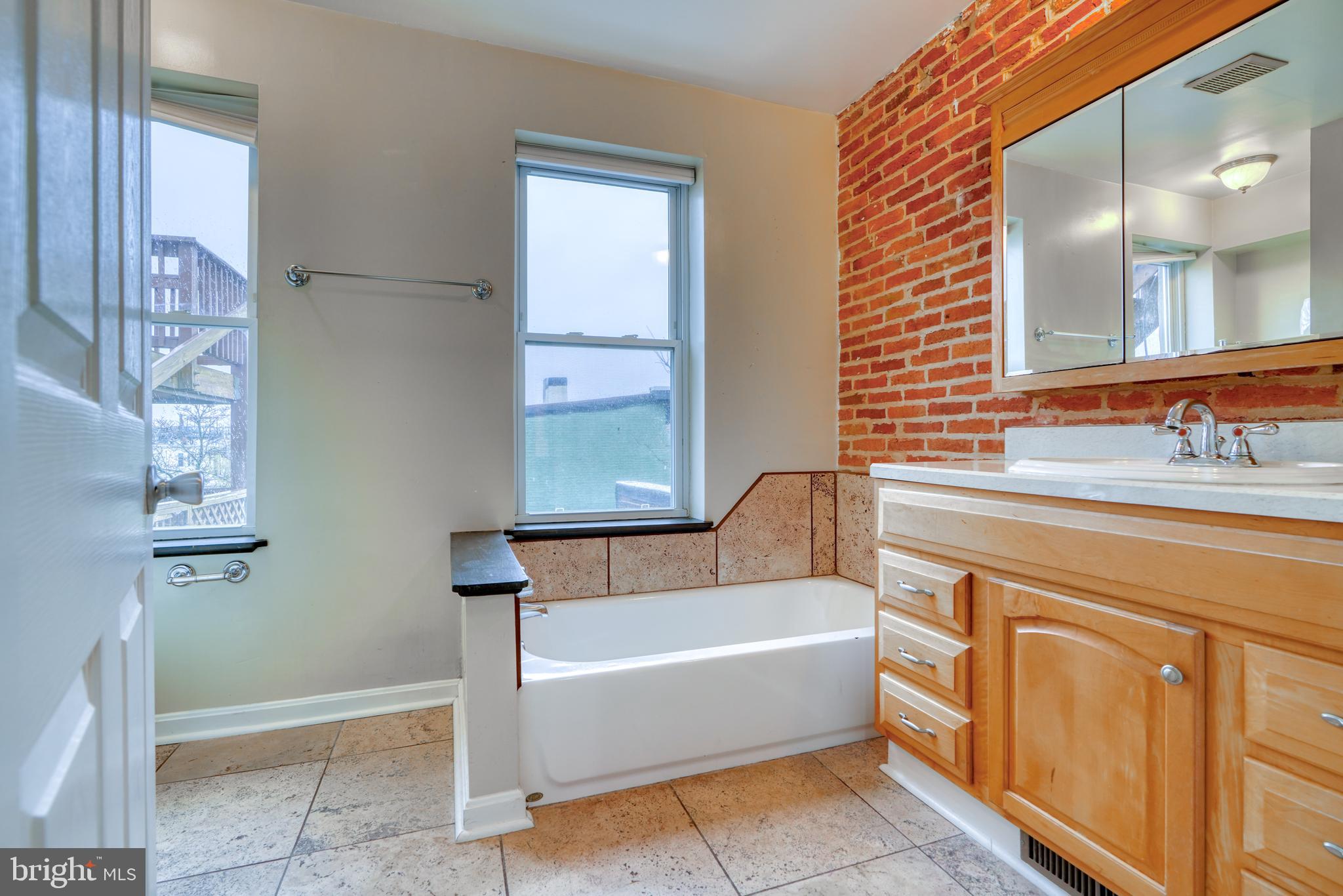 BUTCHERS HILL - Residential