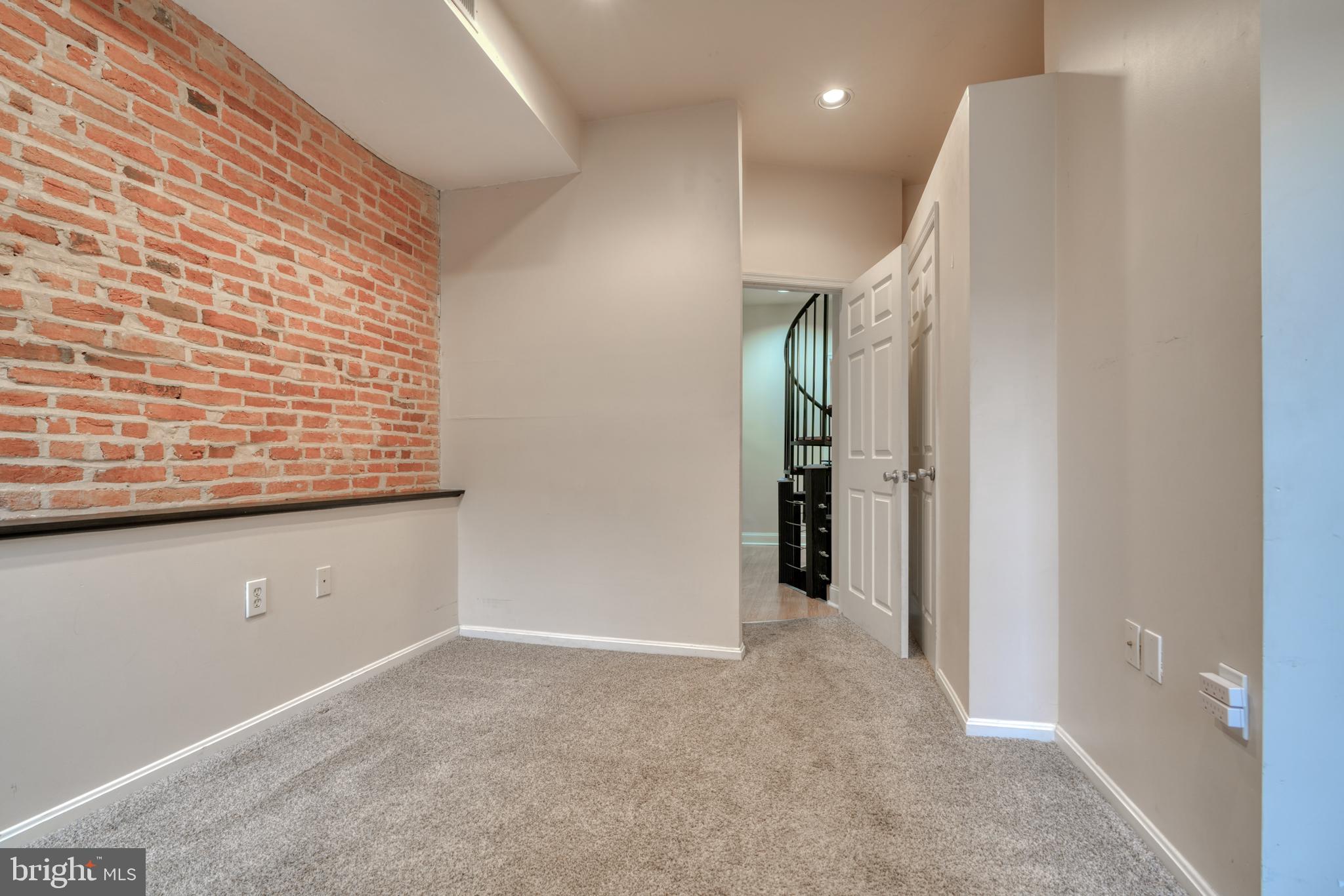 BUTCHERS HILL - Residential