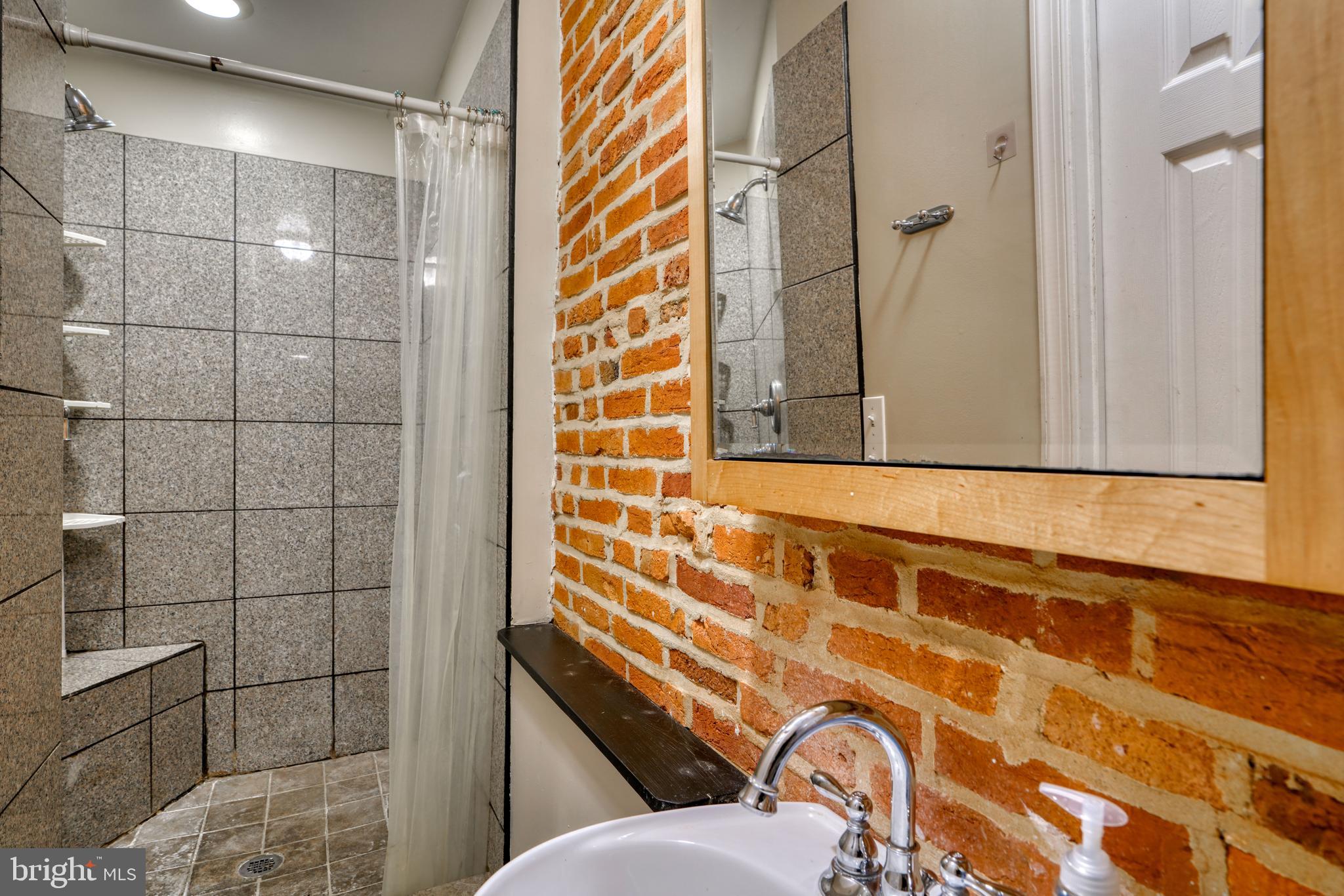 BUTCHERS HILL - Residential